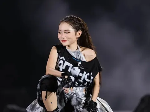 Phương Mỹ Chi tuyên bố sau khi xem concert BIGBANG với người thương