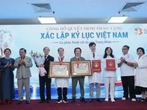 Ca phẫu thuật cắt bỏ 17,1kg da thừa được xác lập kỷ lục Việt Nam