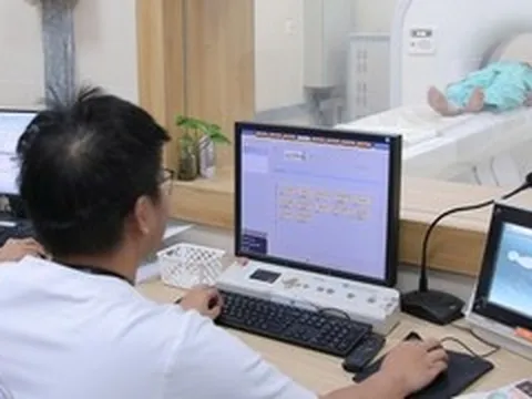 Trì hoãn khám sức khỏe để ưu tiên lo cho gia đình, nhiều người hối không kịp