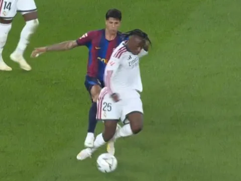Tình huống tranh cãi ở 'El Clasico'