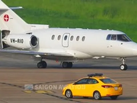 Máy bay tí hon dài 16m, tốc độ 828 km/h xuất hiện tại TP.HCM: Không chở khách thường, bên trong là nơi giành giật sự sống