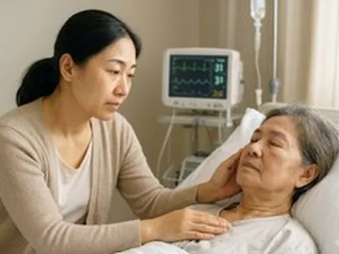 Mẹ mắc ung thư, con gái sút 7kg, phải đi khám tâm thần