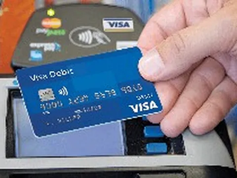 Thẻ phụ phát sinh nợ xấu, ai chịu trách nhiệm với ngân hàng?