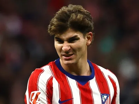 Barcelona bị phạt vì tiếp cận Alvarez