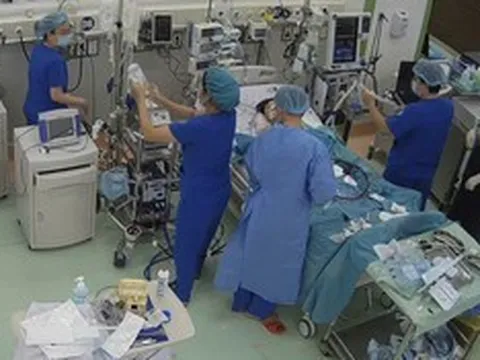 Chạy ECMO gần 12 ngày cứu sống bệnh nhi nguy kịch vì cúm A