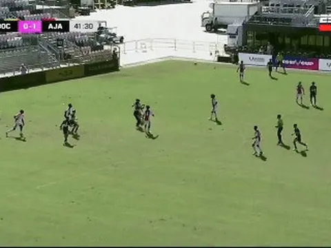 Siêu phẩm của cầu thủ U16 ở Messi Cup