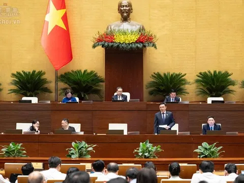 Quốc hội thảo luận về dự thảo Luật Thương mại (sửa đổi)