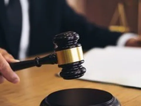 Ly hôn gần 3 tháng, người phụ nữ bất ngờ bị ngân hàng yêu cầu trả khoản nợ hơn 1,6 tỷ đồng cùng chồng cũ