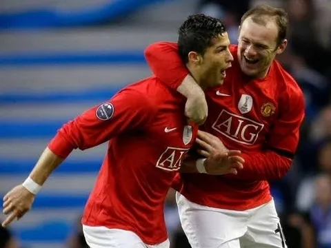 Khi Ronaldo từ chối núi tiền để chọn sân cỏ