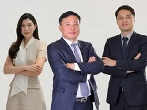 Người cha gây dựng tập đoàn đa ngành từ nhà thầu cơ điện, con trai có 2 bằng thạc sĩ Mỹ, con gái sinh năm 1991 từng được Forbes Vietnam vinh danh, hiện cả 2 là Phó Chủ tịch tập đoàn