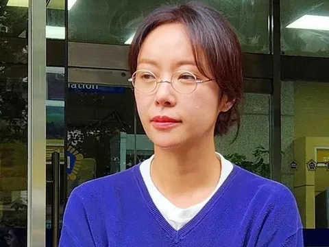 Hwang Jung Eum bật khóc tiết lộ cuộc sống sau ly hôn