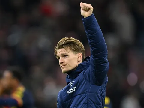 Odegaard khiến Arsenal đứng ngồi không yên