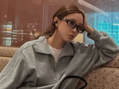 Hyomin (T-ara) gây chú ý với diện mạo giản dị sau khi kết hôn với chồng hơn 10 tuổi