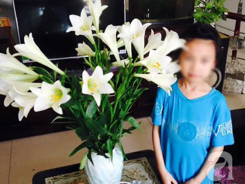 Học sinh lớp 4 bị bạn dùng bút chọc thủng mắt , giáo viên chủ nhiệm thờ ơ?