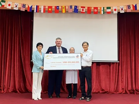 Hội chợ Giáng sinh từ thiện năm 2020 tại Trường Quốc tế Singapore Nam Sài Gòn – Nơi hạnh phúc được sẻ chia