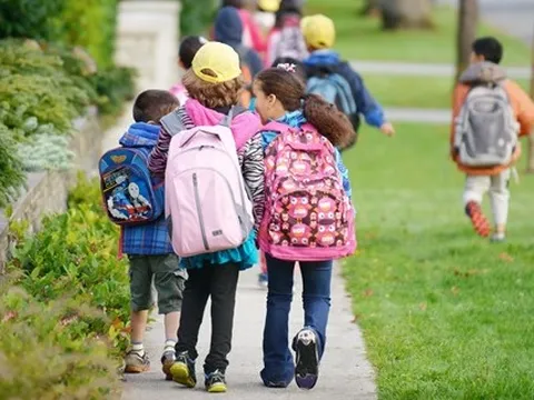 Cách bảo vệ trẻ em khỏi nạn bắt cóc, buôn người