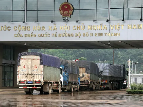 Xuất, nhập khẩu hơn 71.000 xe và toa hàng qua biên giới phía Bắc