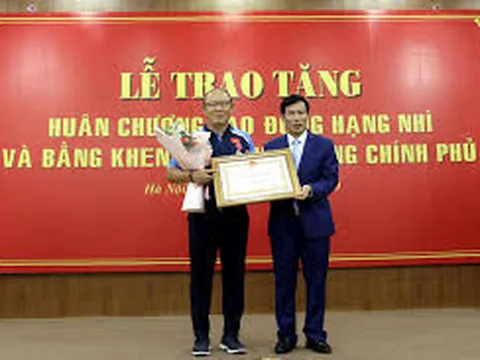 HLV Park Hang Seo được trao tặng Huân chương Lao động hạng Nhì