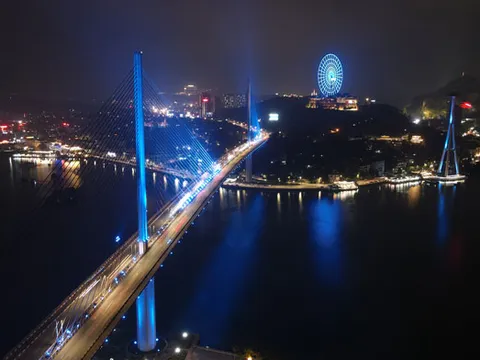 Hàng loạt công trình khắp ba miền thắp đèn xanh vì người tự kỷ