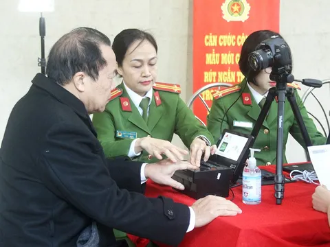 Từ hôm nay, bắt đầu cấp thẻ căn cước gắn chip
