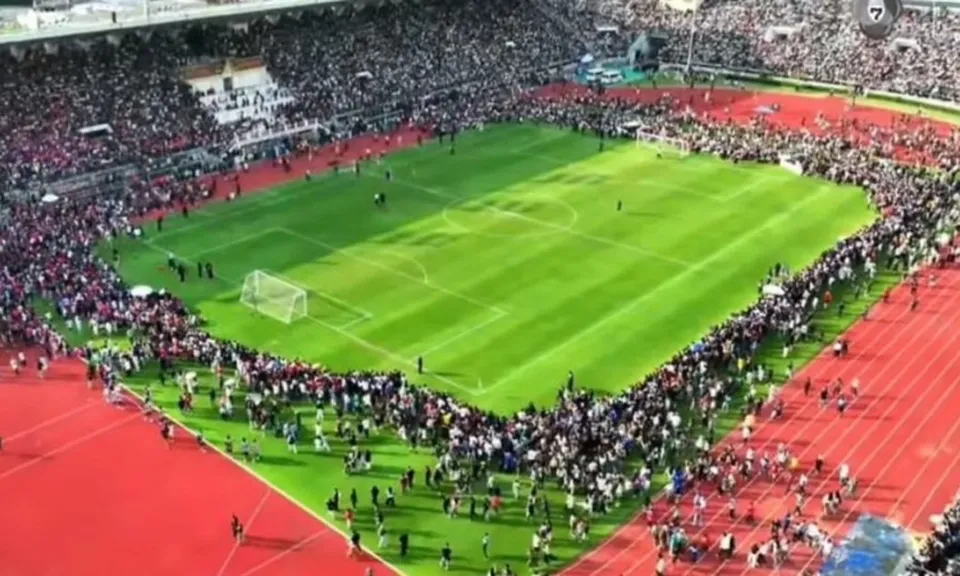 Hình ảnh khó tin của bóng đá Thái Lan