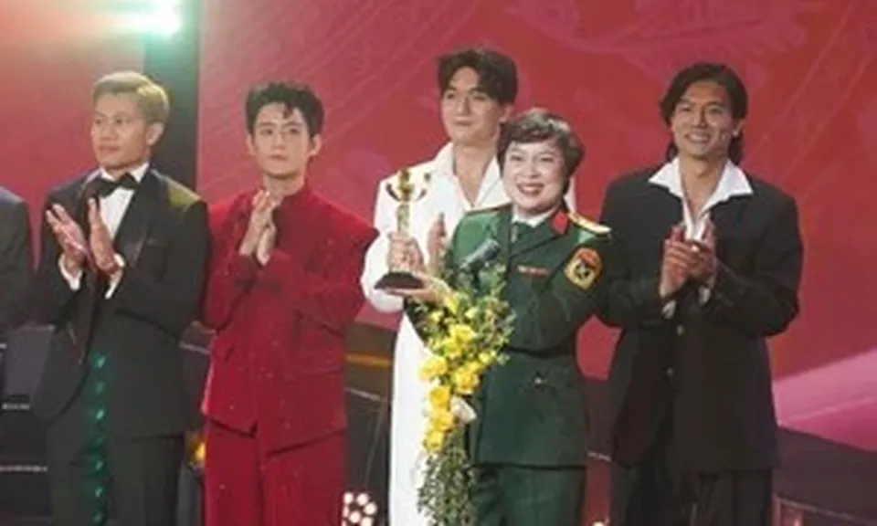 Phim 'Mưa đỏ' thắng lớn tại Liên hoan Phim Việt Nam lần thứ 24