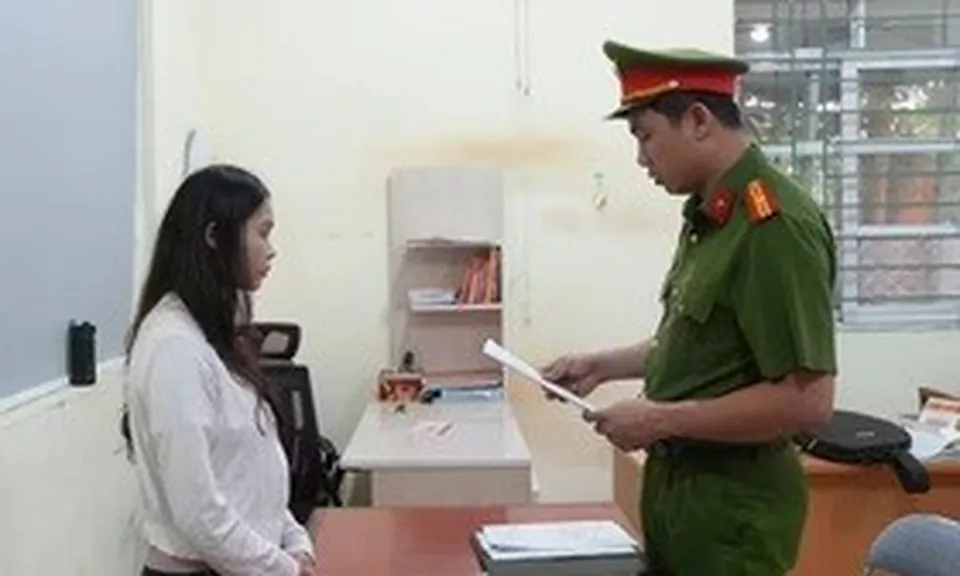 Bắt người phụ nữ cầm đầu đường dây livestream nội dung nhạy cảm